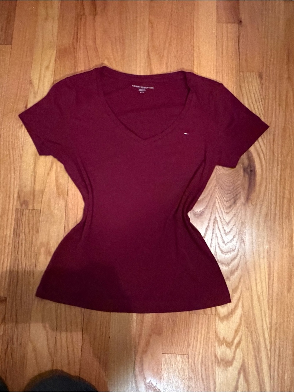 Tommy Hilfiger Women's V-Neck Tee - Burgundy